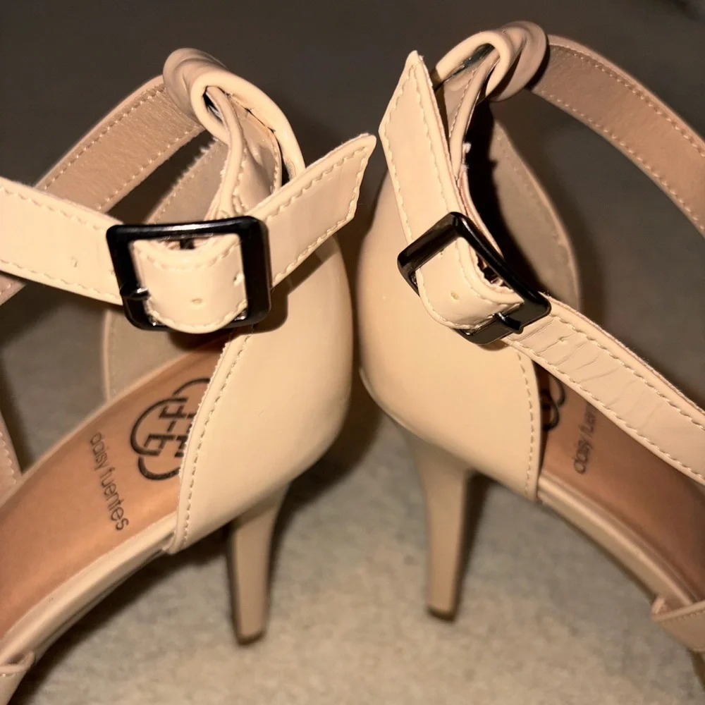 Elegant Nude Strappy Heels - Picture 6 of 6